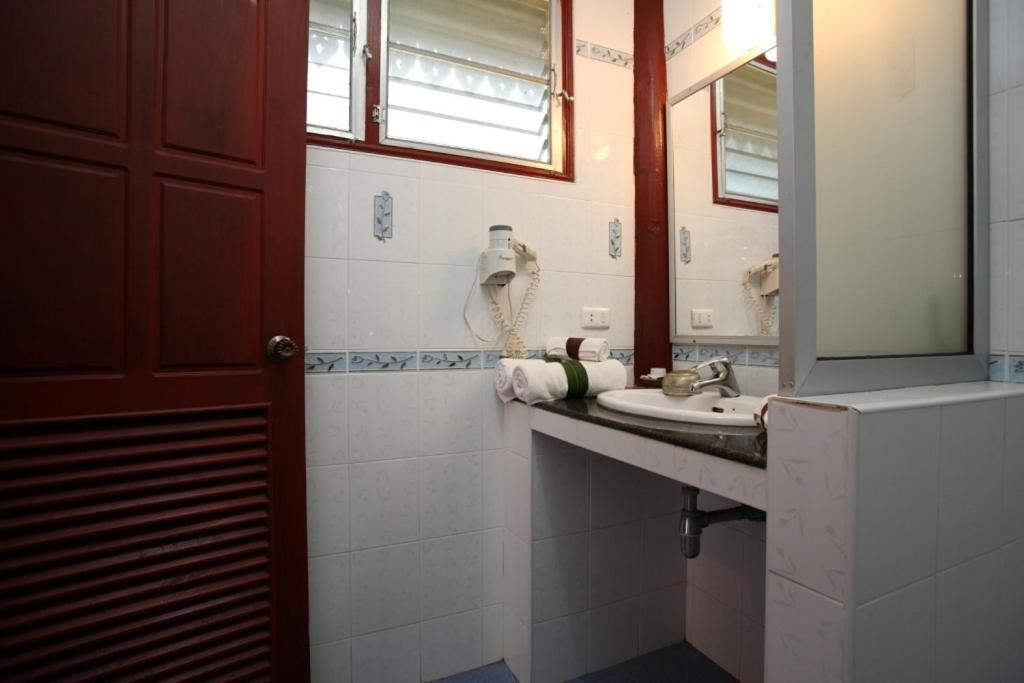 Vansana Nam Ngum Resort В'єнтьян Номер фото